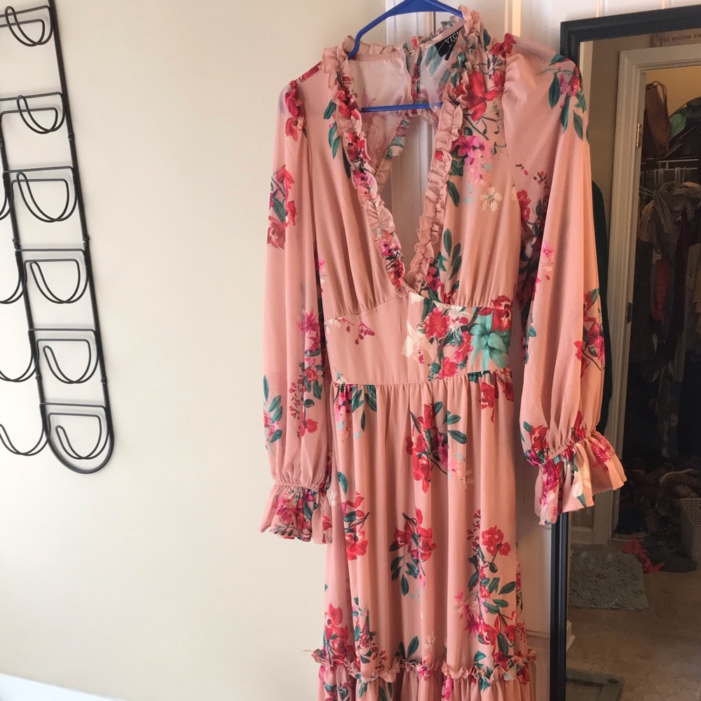 Medium VICI Pink Floral Dress with cutout NWT